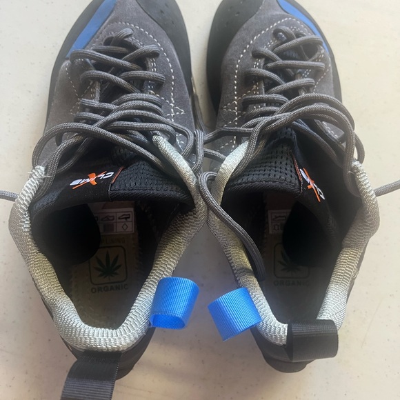 Men's Gray and Blue Athletic Shoes - Picture 3 of 6